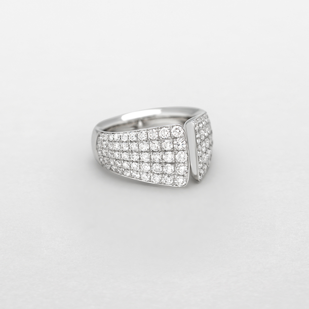 white gold and diamonds ring