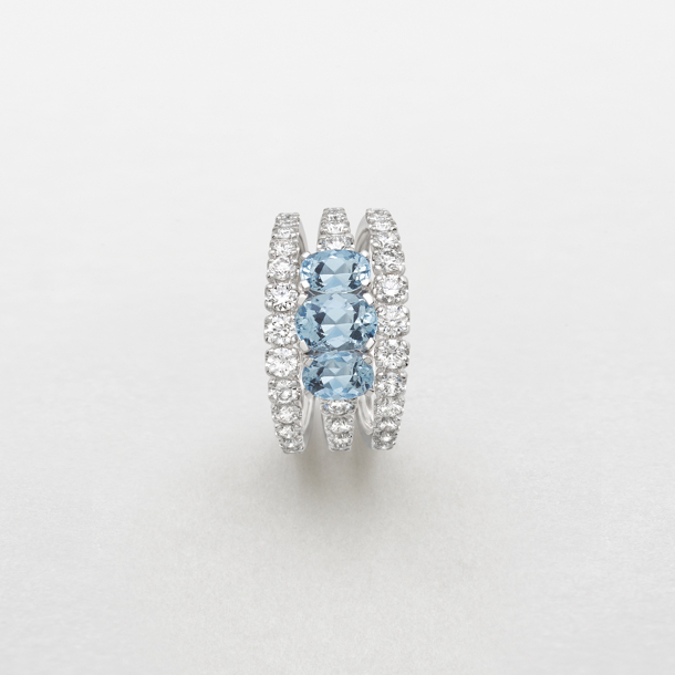 white gold with diamonds and aquamarine ring