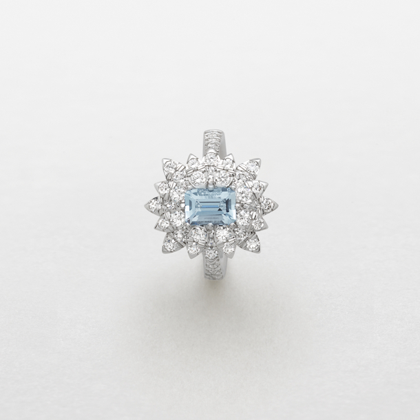 white gold with diamonds and aquamarine ring