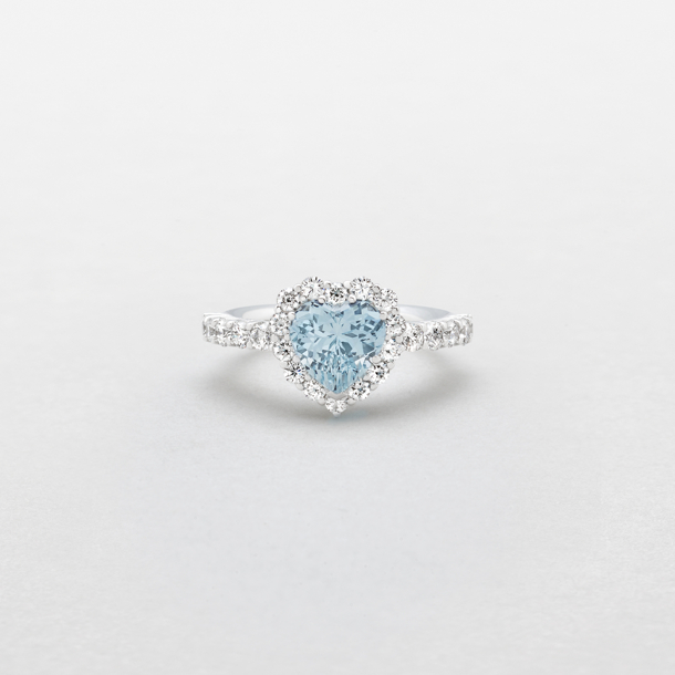 white gold with diamonds and aquamarine ring