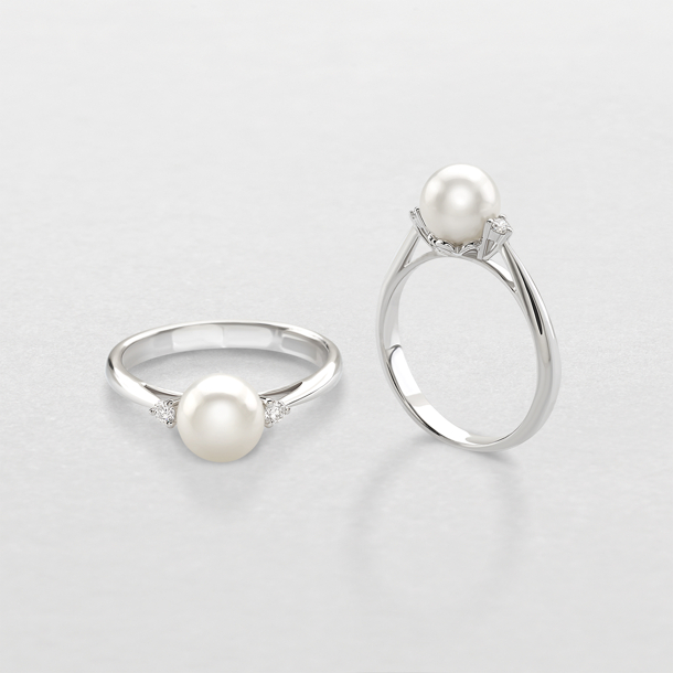 white gold with pearl and diamonds ring