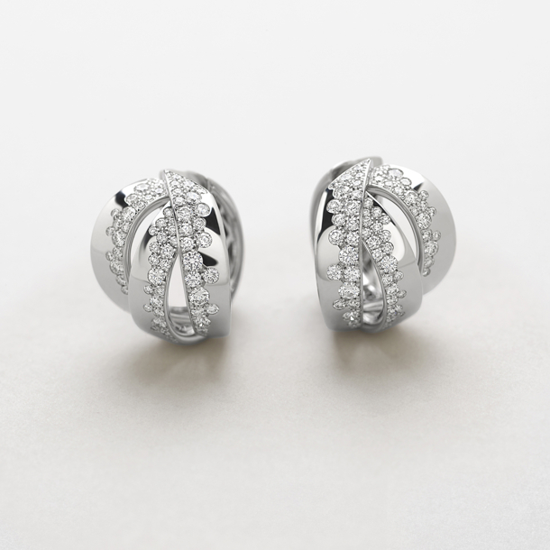 white gold and diamonds earrings