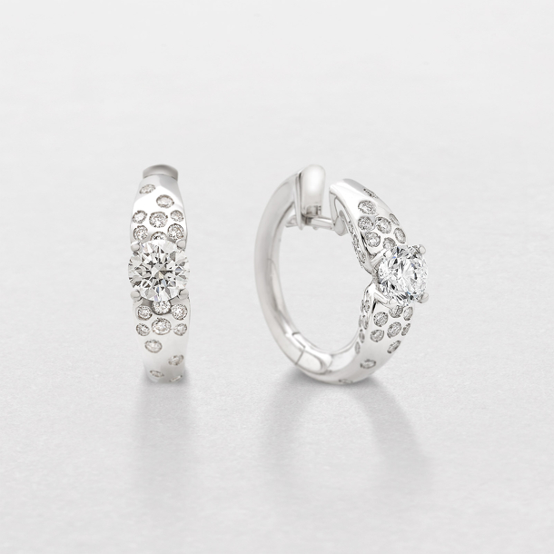 white gold and diamonds earrings