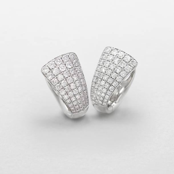 white gold and diamonds earrings