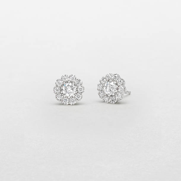 white gold and diamonds earrings