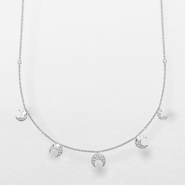 white gold and diamonds necklace