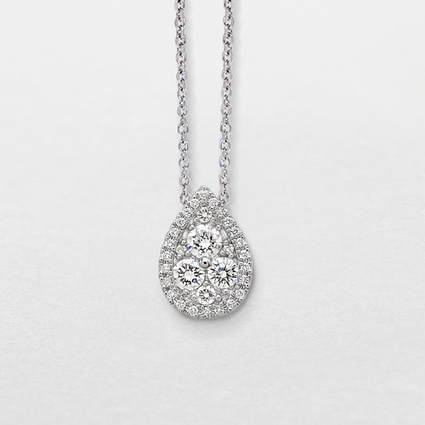 white gold and diamonds necklace