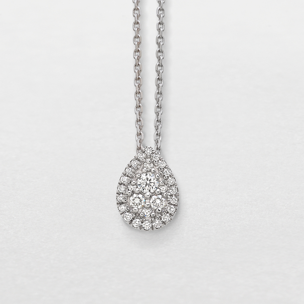 white gold and diamonds necklace