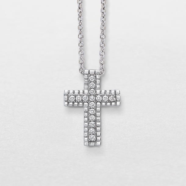 white gold and diamonds necklace