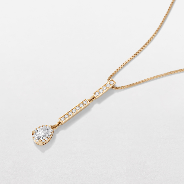 rose gold and diamonds necklace