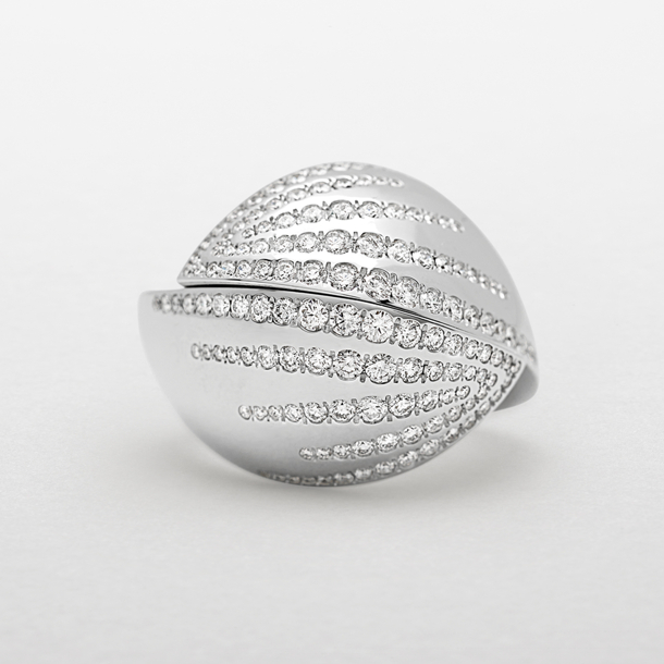 white gold with diamonds ring