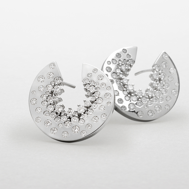 white gold and diamonds earrings