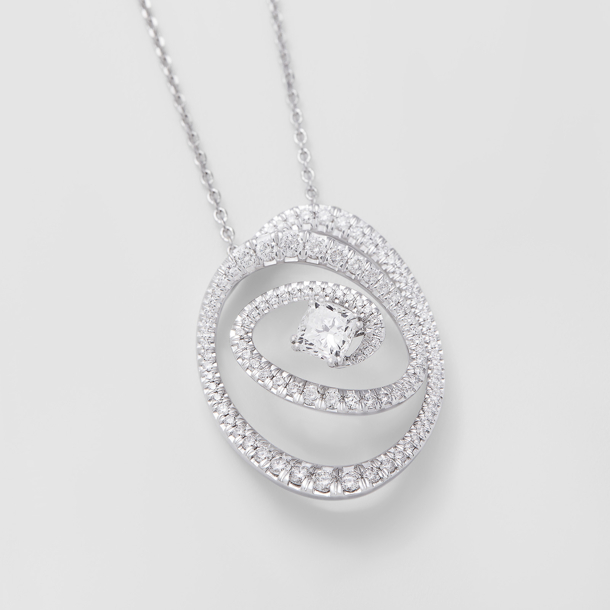 white gold and diamonds necklace