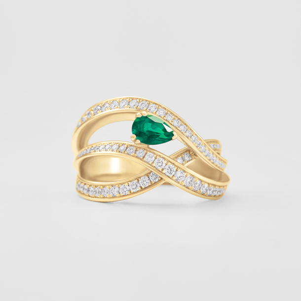 rose gold with diamonds and emerald ring