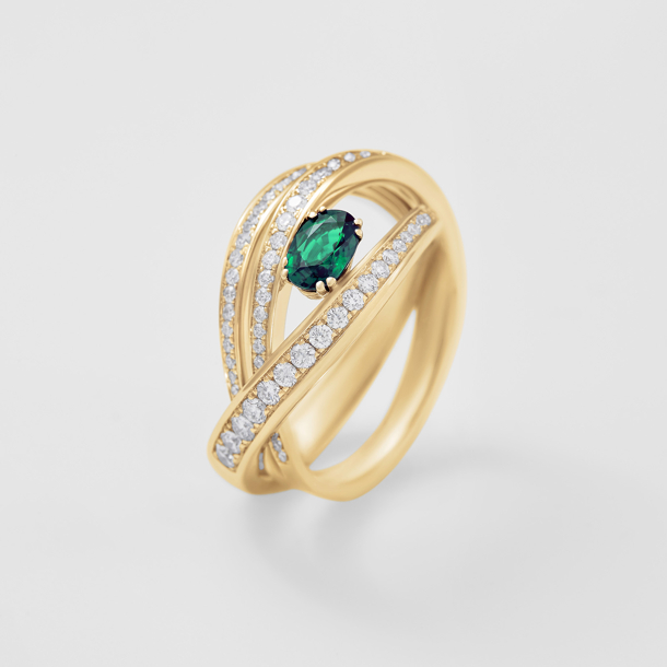 rose gold with diamonds and emerald ring