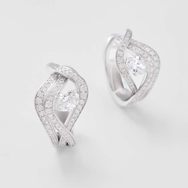 white gold and diamonds earrings