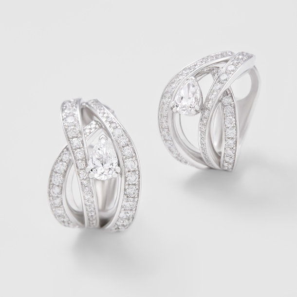 white gold and diamonds earrings