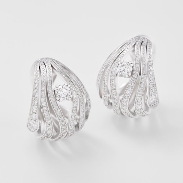 white gold and diamonds earrings