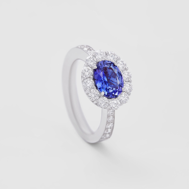 anello in oro bianco, diamanti e tanzanite