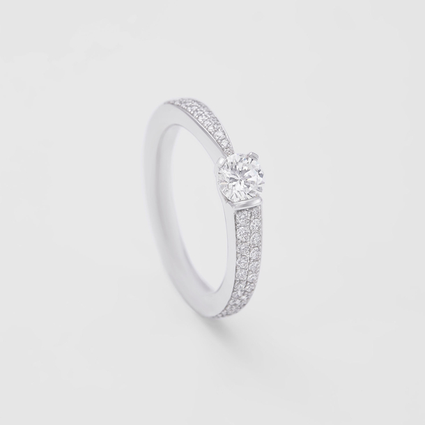 white gold and diamonds ring