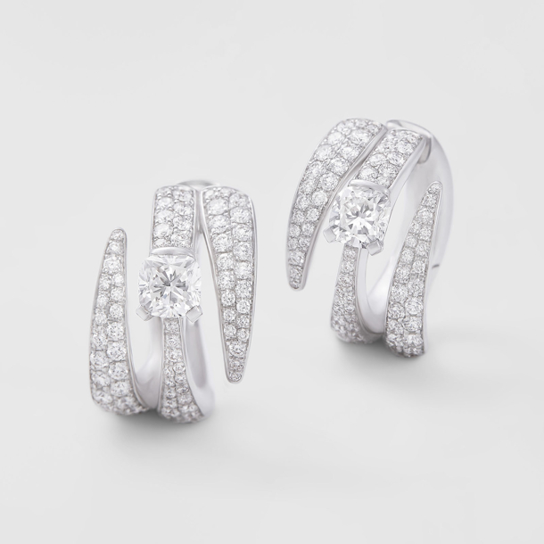 white gold and diamonds earrings