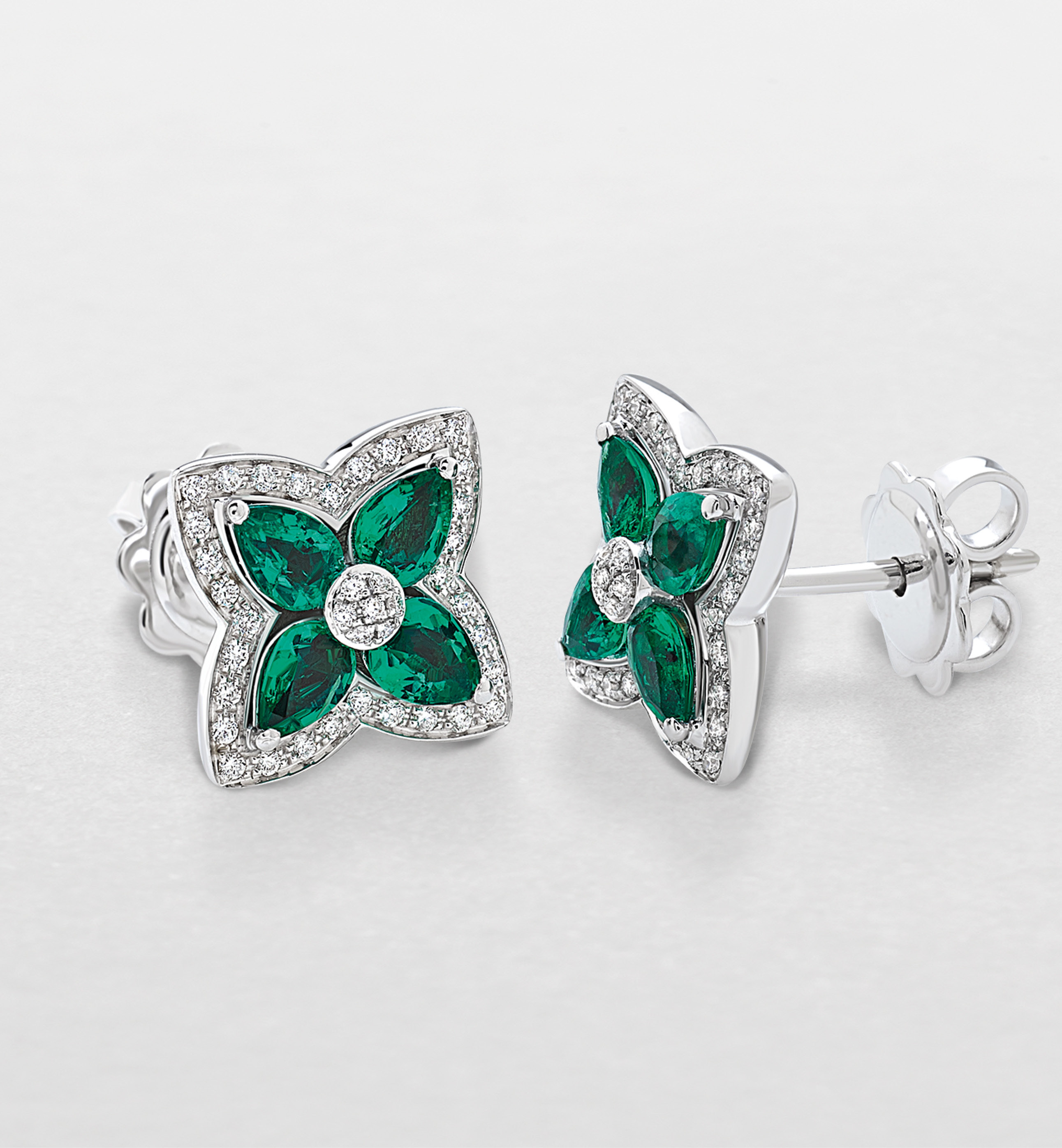 Photo: BB38494S white gold with diamonds and emeralds flowers earrings. first floor earrings collection Anthologie