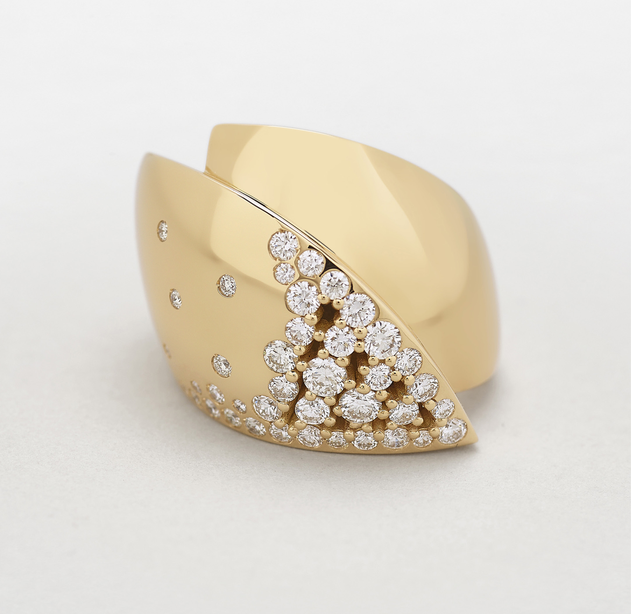 Image: pink gold with diamonds band ring-collection Like Me Intro - Jardin d'Etoiles line. 